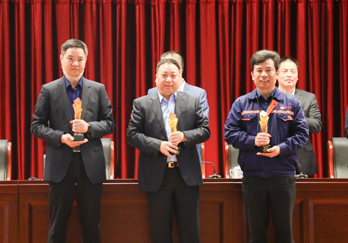 Ư��4����