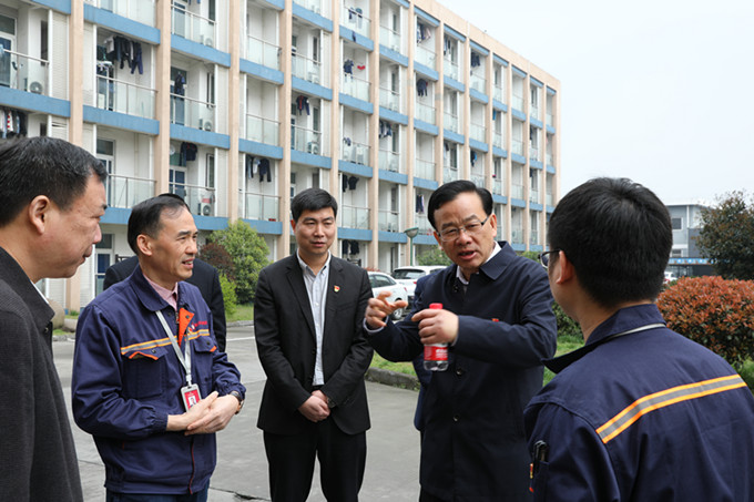 Ư��4����